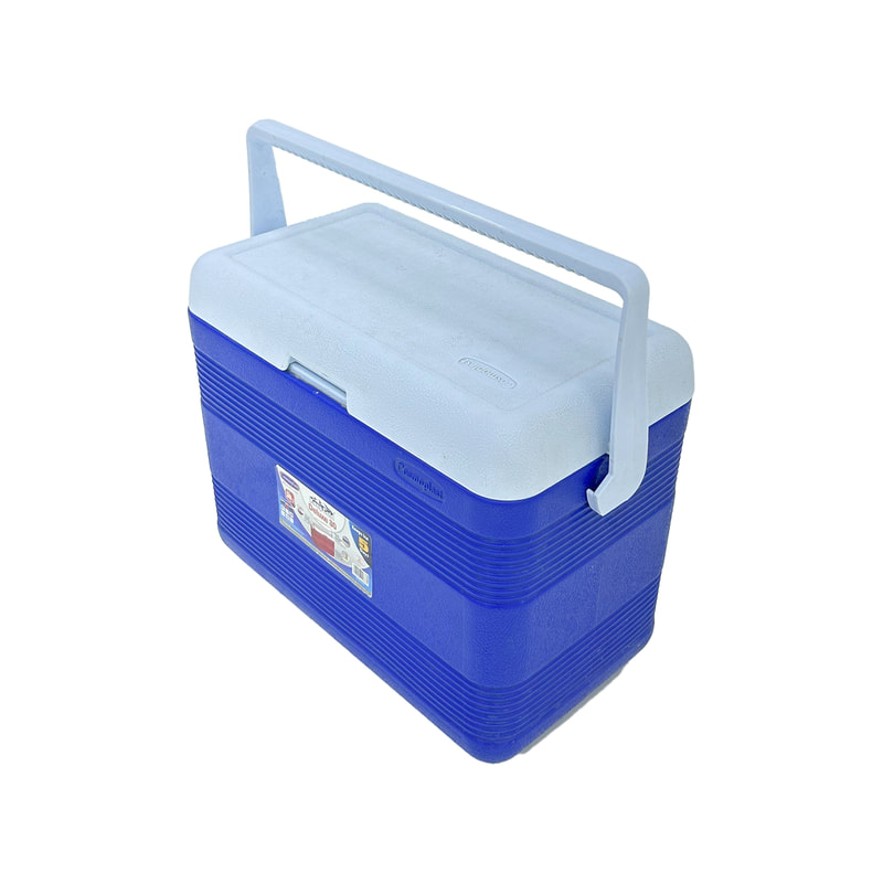 F-CB104-BU Type 4 Cosmoplast cooler box in blue (30L)