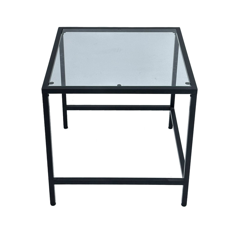 F-CS126-BL Dolos side table in black with glass top