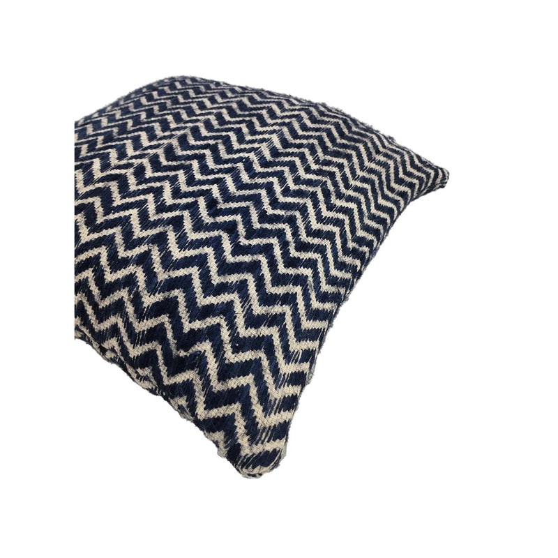 F-CW206-BW Lavinda cushion in black & white pattern